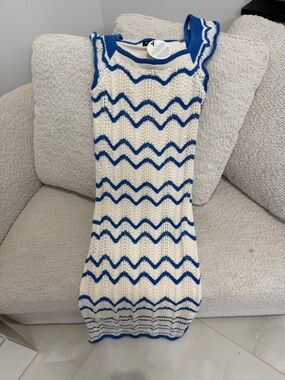 Knit Chevron Wave Sleeveless Dress in Cream and Blue